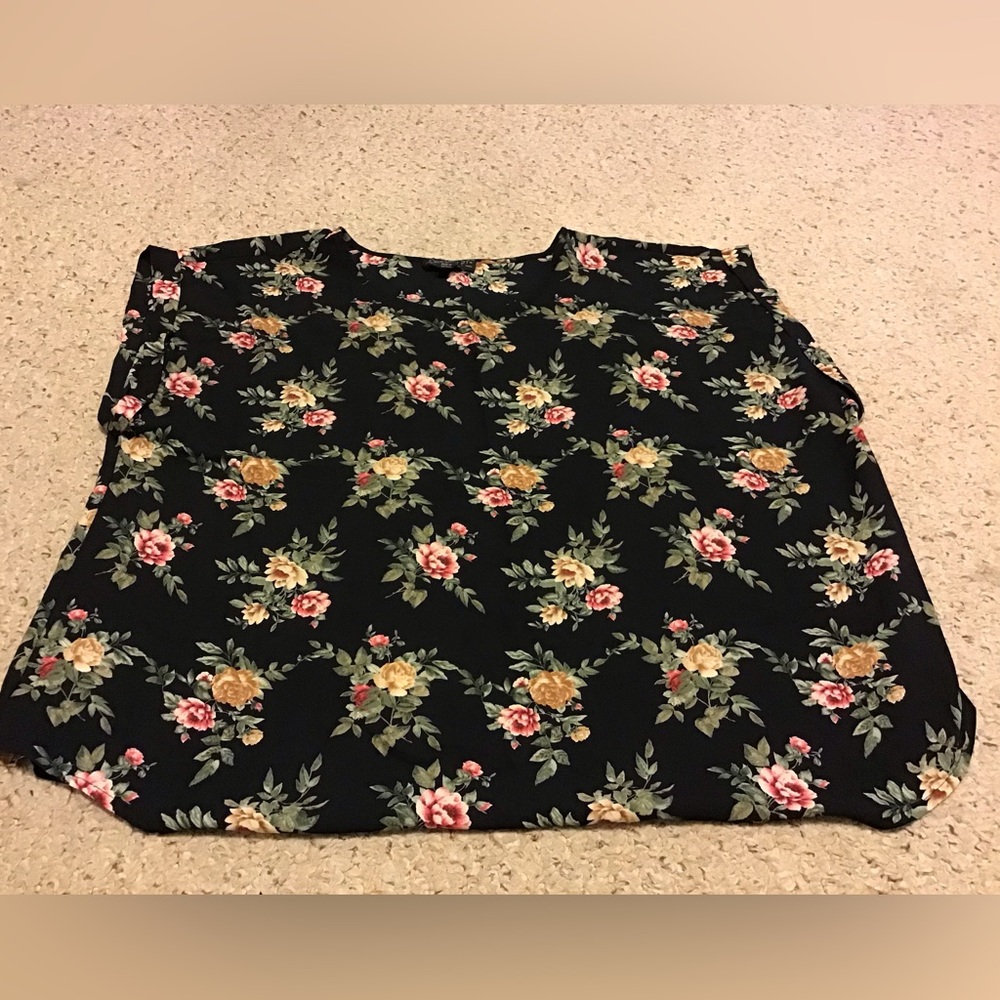 FOREVER 21 SZ 3X FLORAL TOP VERY CUTE